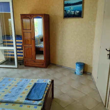 за гости бранко и приятели Guest house Rezovo