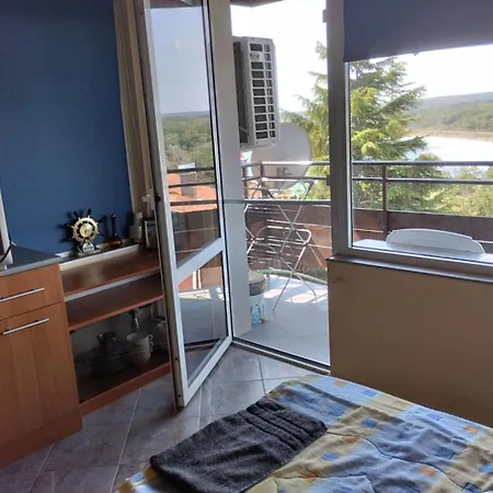 за гости бранко и приятели Guest house *